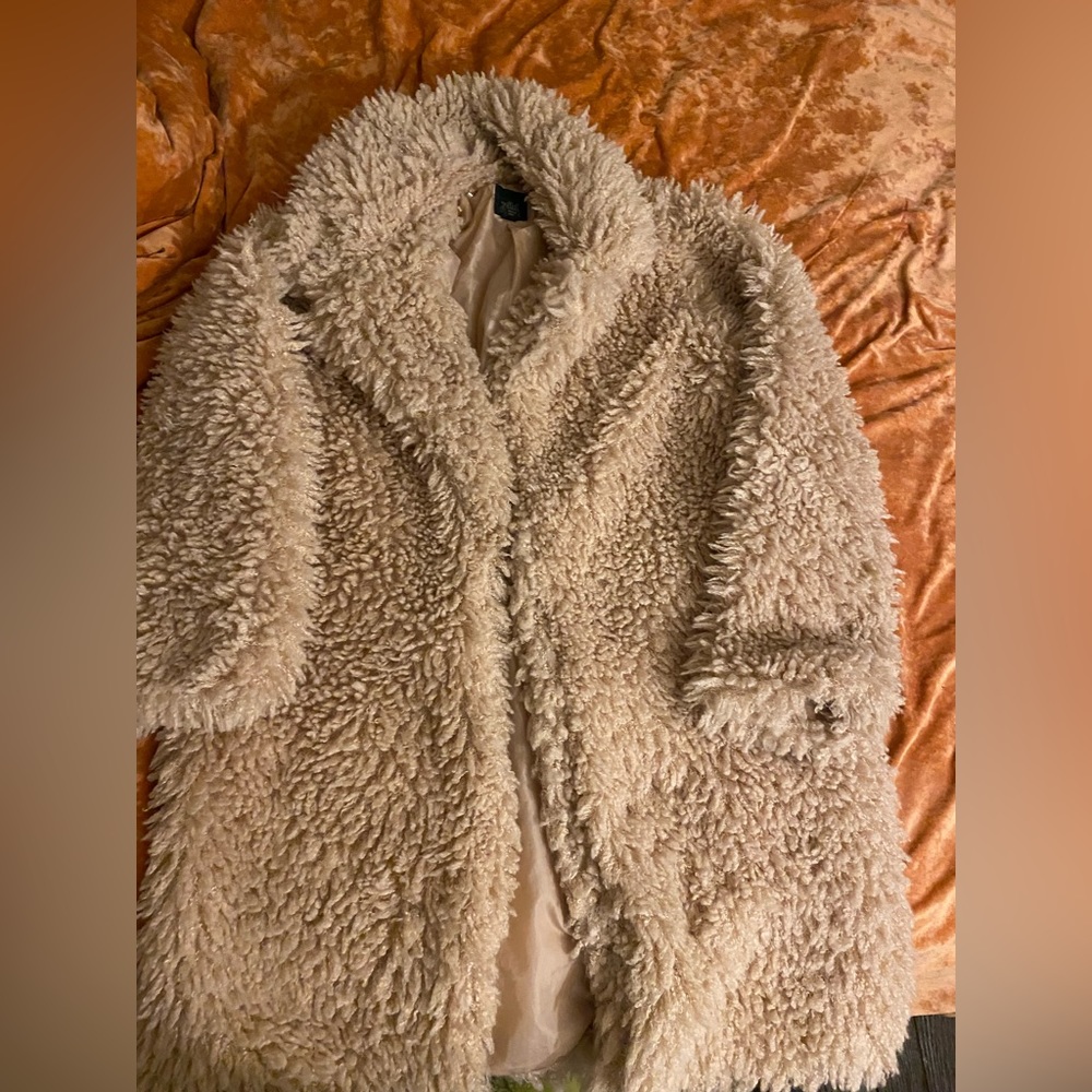 Fuzzy coat - Picture 2 of 2